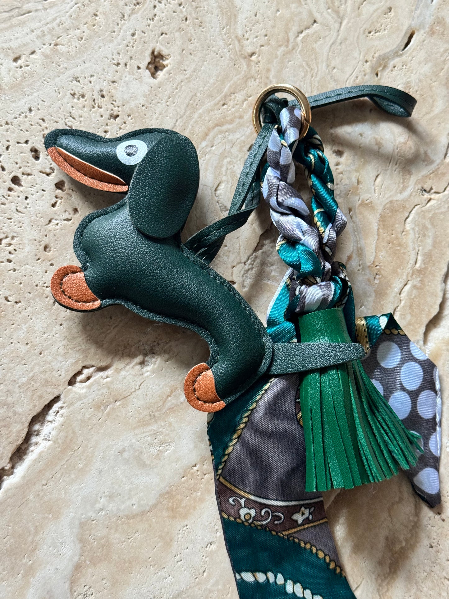 Charm Anhänger „Green Dackel“