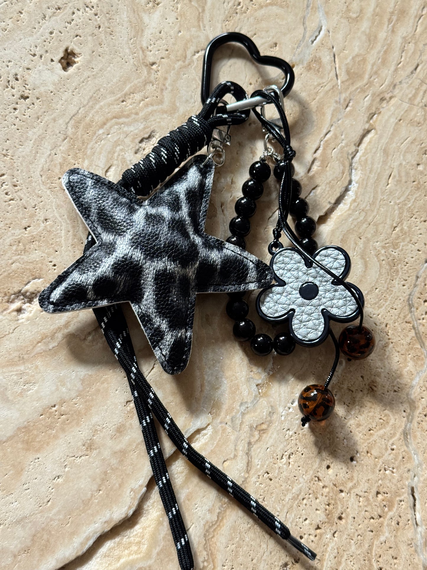 Charm Anhänger „Black Leo Lover“