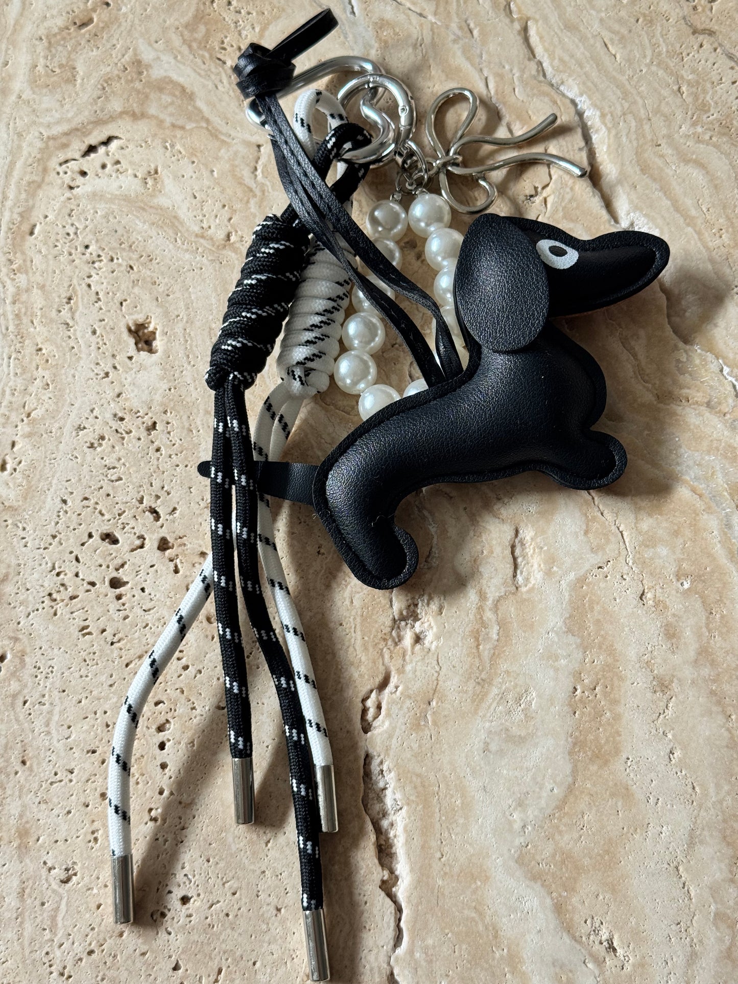 Charm Anhänger „Black Dog“