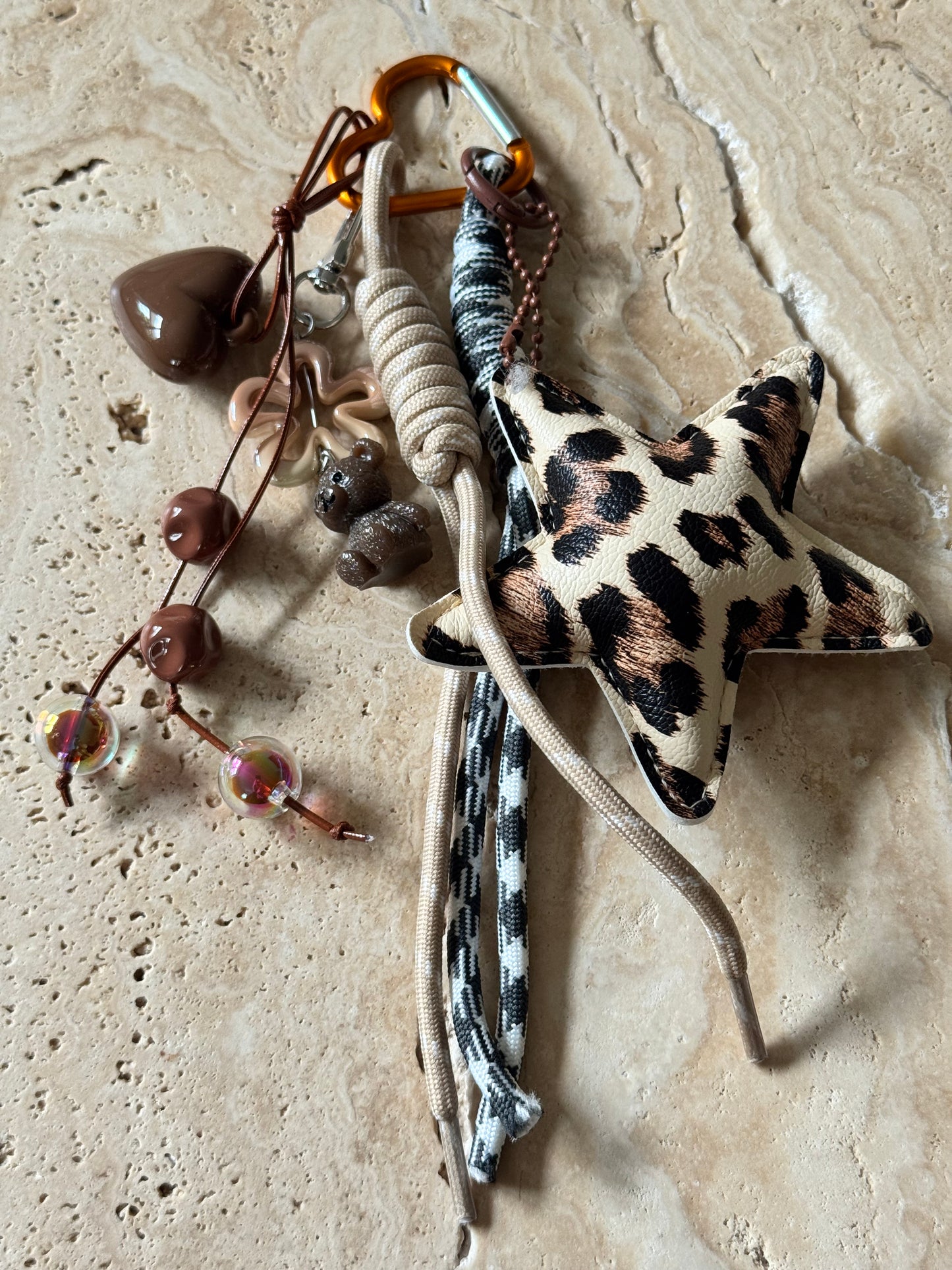 Charm Anhänger „Brown Leo“