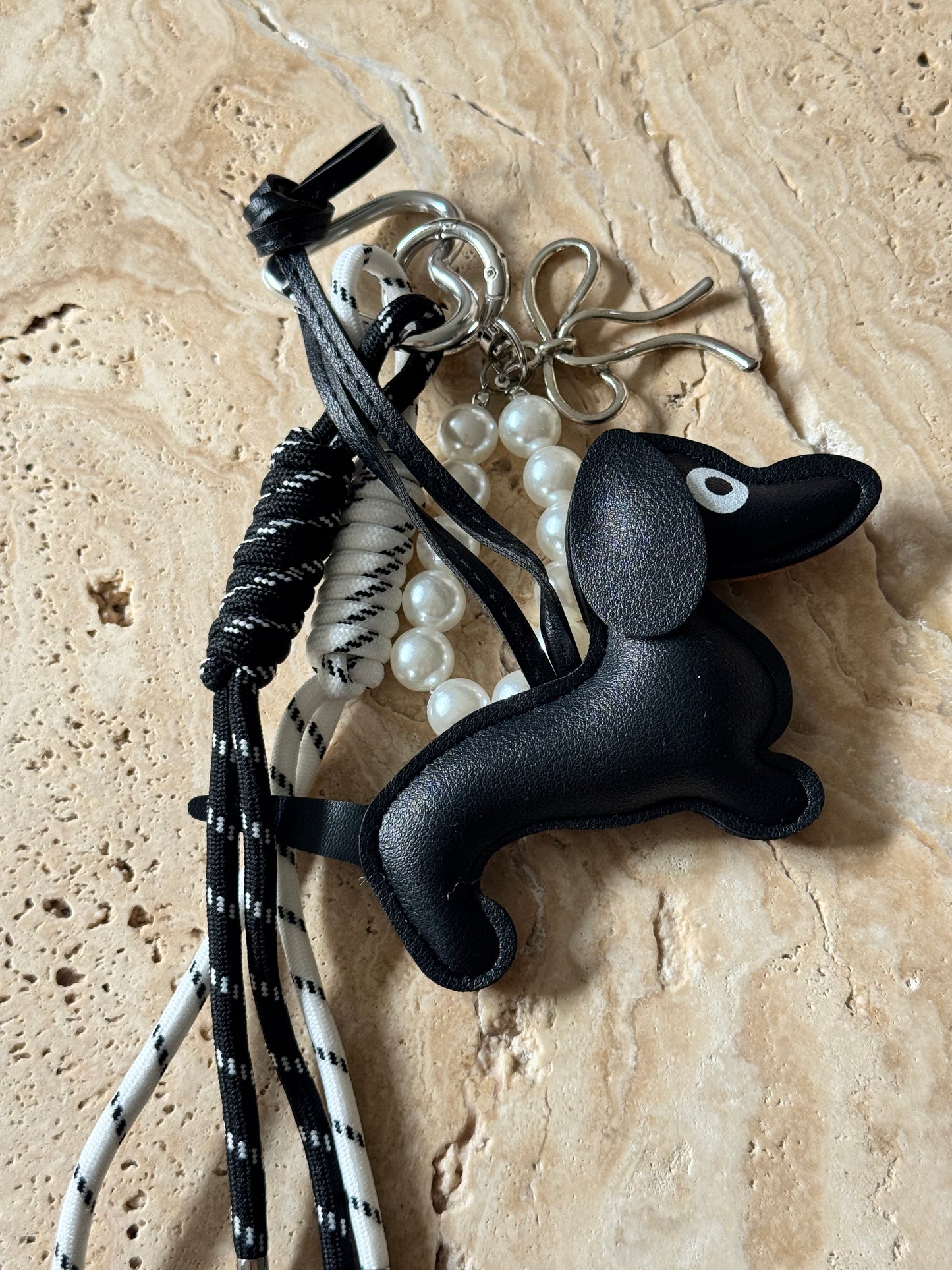 Charm Anhänger „Black Dog“