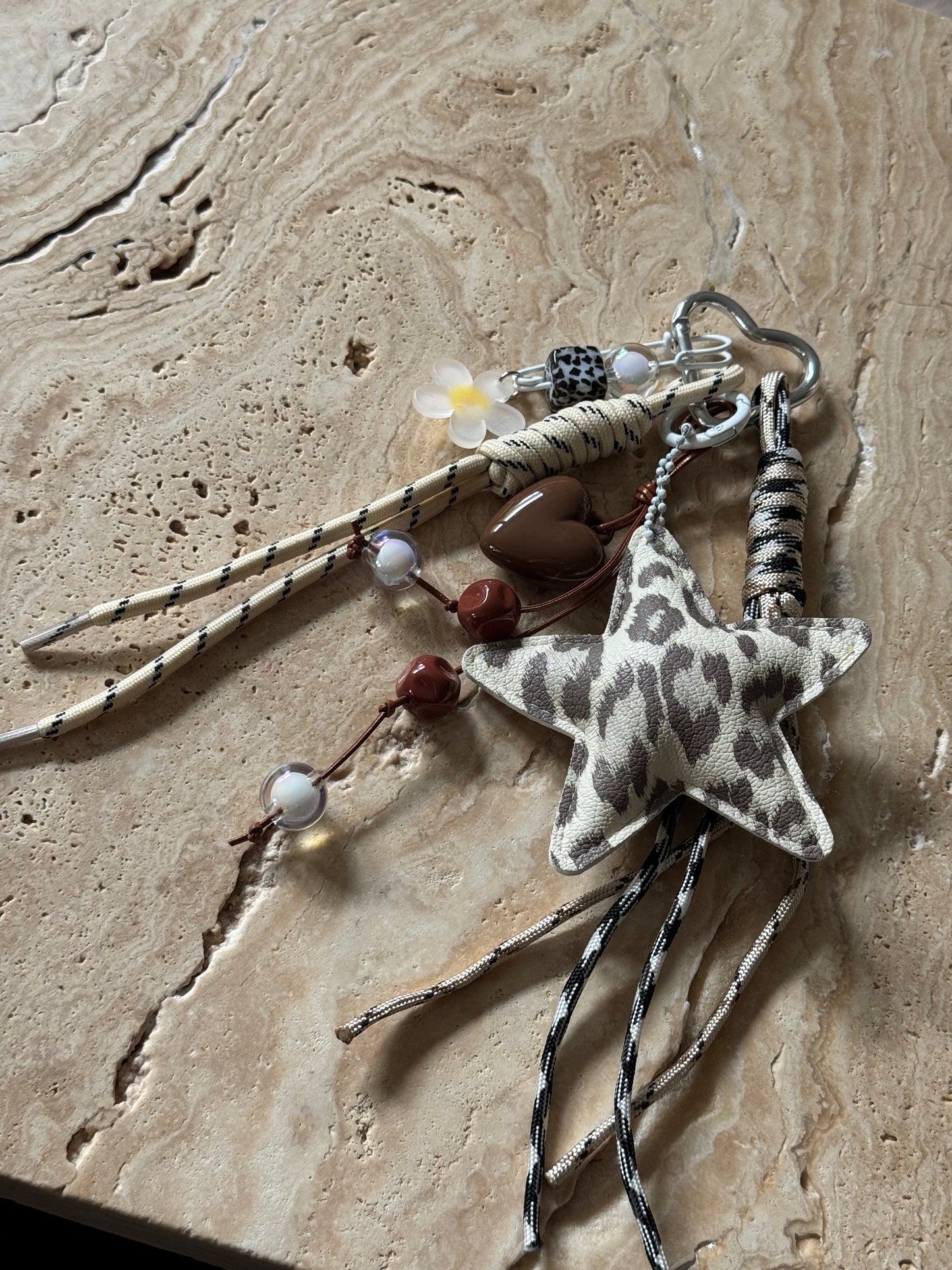 Charm Anhänger „White Leo“