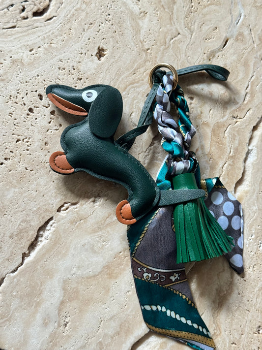 Charm Anhänger „Green Dackel“